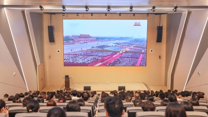 凝聚奮進力量，揚子江藥業集團組織集中收看九三閱兵盛況